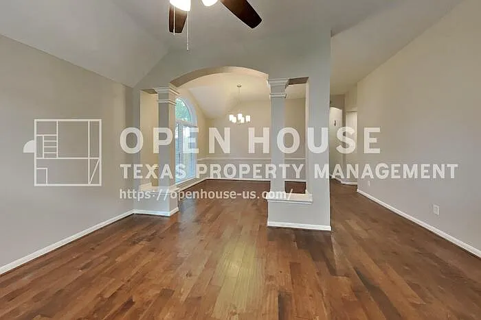 7031 Echo Pines Dr — Photo 3