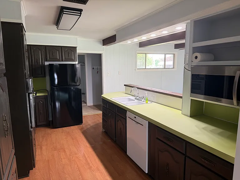 1220 Caroline Dr — Photo 12