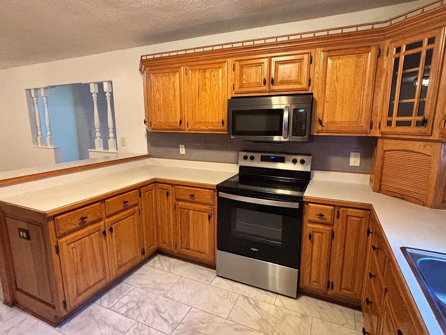 3 Bed 1.5 Bath 2 Car Garage Home available NOW!! — Photo 3