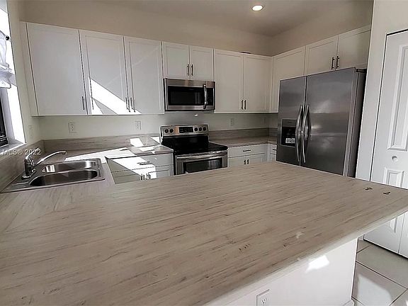 3rd image of 20944 NE 8th Ave