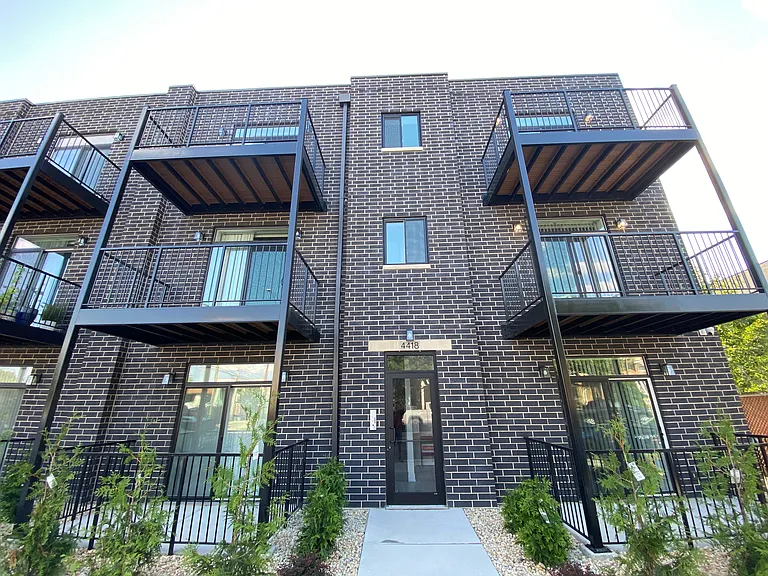 4418 N Austin Ave #101 — Photo 30