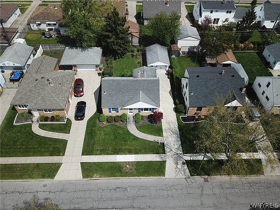 5th image of 134 Joseph St