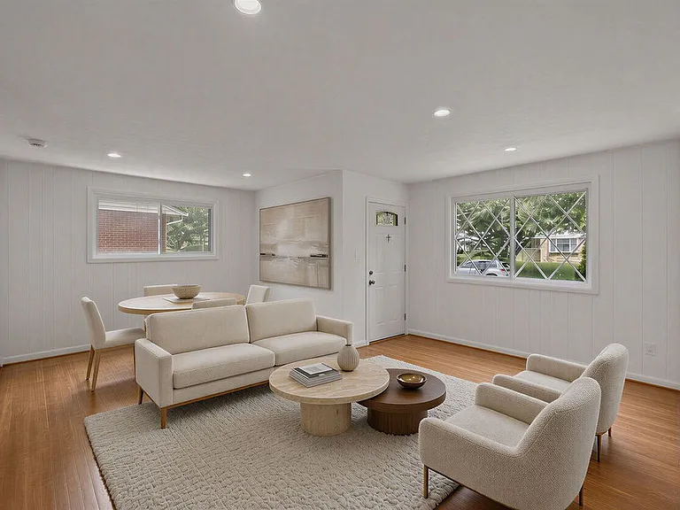 1207 Brooke Dr — Photo 2