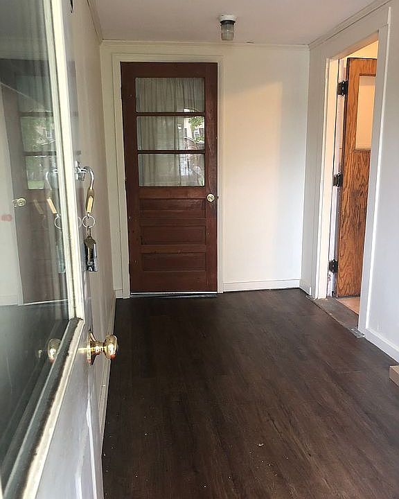 Breezeway to Apt #1