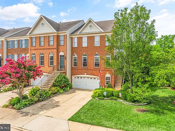 3rd image of 22553 Welborne Manor Sq