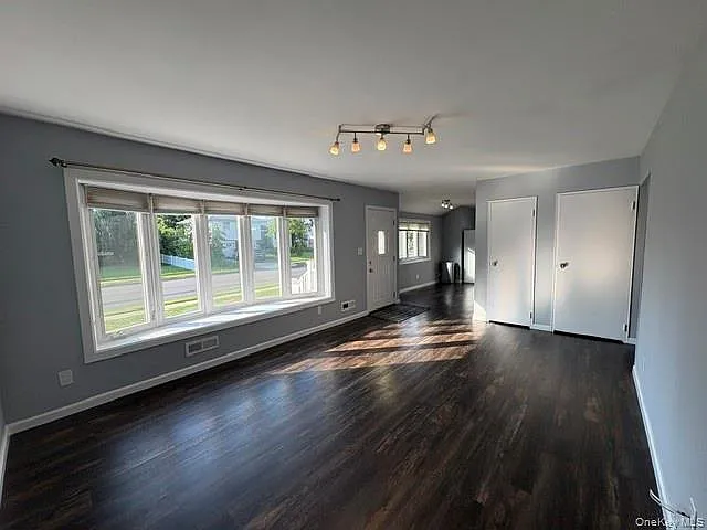 266 Central Park Rd — Photo 5