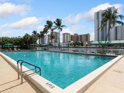 800 Parkview Dr APT 207, Hallandale Beach, FL, 33009