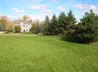 2660 Hackney Ct, Brookfield, WI 53045