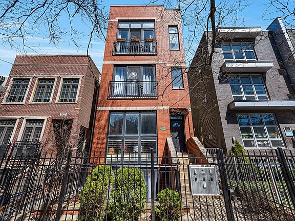 2nd image of 2418 W Cortland St #1