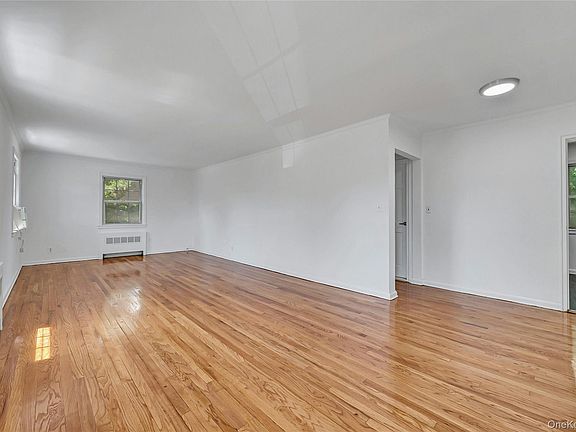 5th image of 45 Robins Crescent #45
