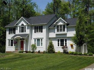 16630 Auburn Springs Dr, Chagrin Falls, OH 44023
