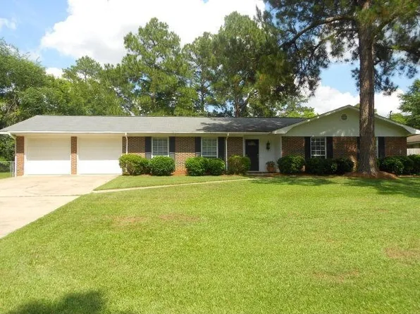 1305 Cambridge Rd, Dothan, AL 36305