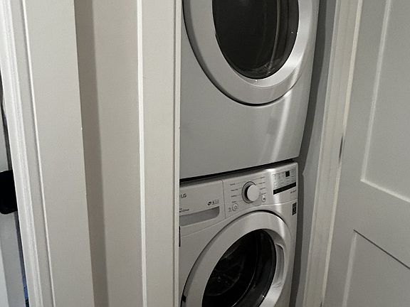 5th image of 47 Englewood Ave APT 2