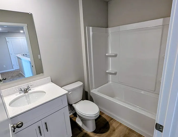 2nd Floor Main Bathroom