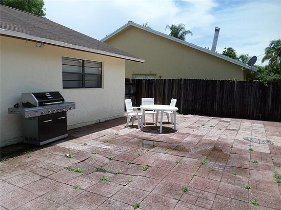 5th image of 8561 NW 49th St
