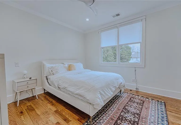 2975 Osborne Rd NE — Photo 36