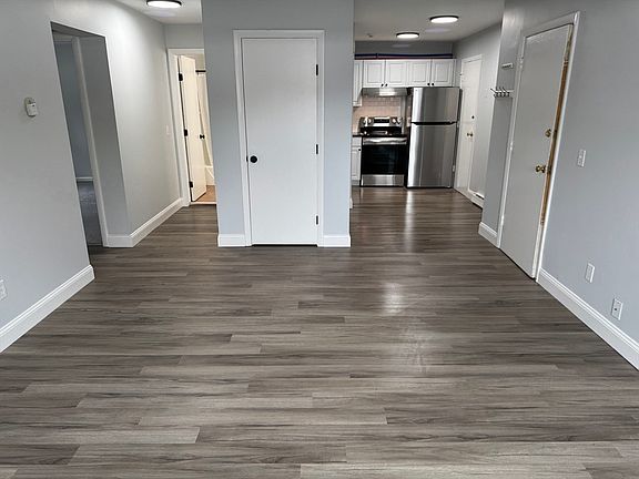 3rd image of 135 Creek St APT 2