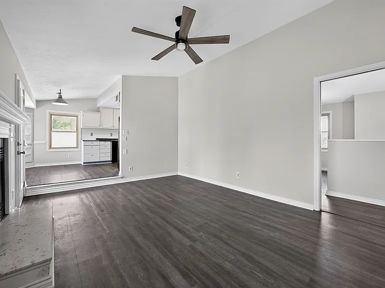 6611 Textile Rd — Photo 24