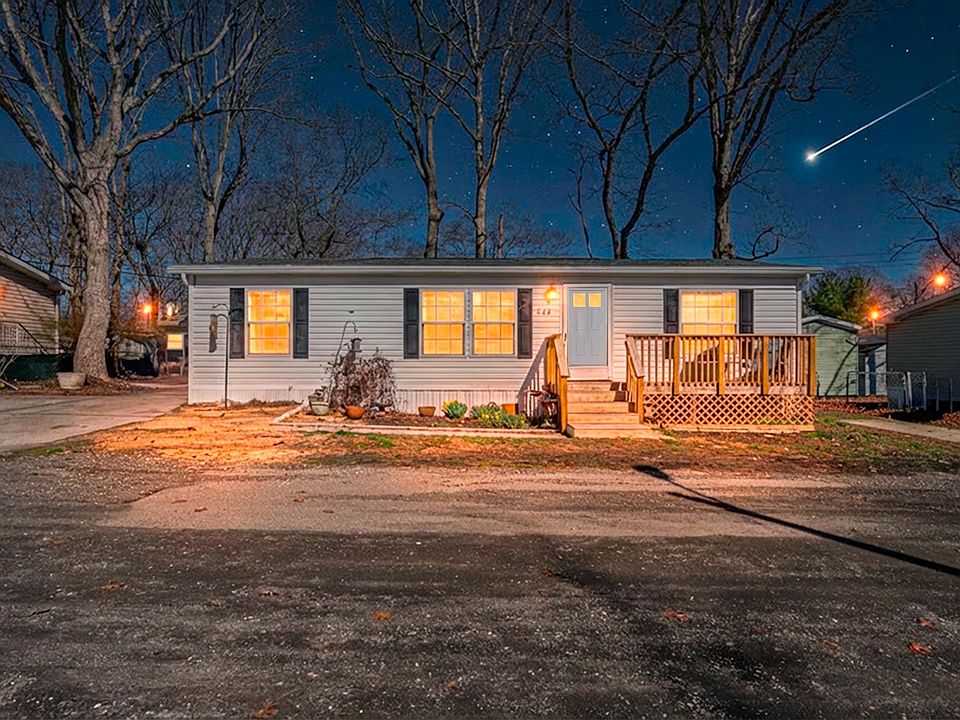 1st image of 208 Claudette Pl