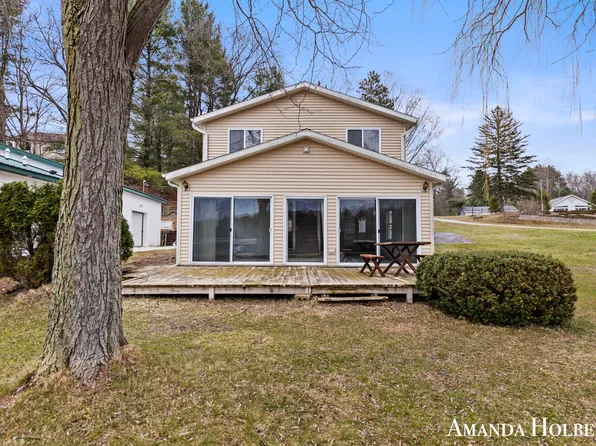10783 Simpson West Private Dr, Greenville, MI 48838