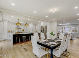 17 Crane Ct, Middletown, NJ 07748