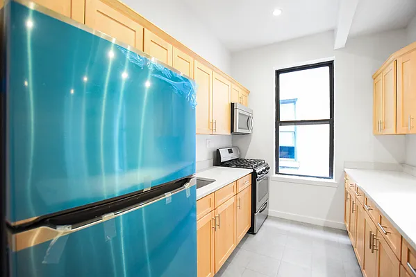 Rented by Keller Williams NYC | media 14