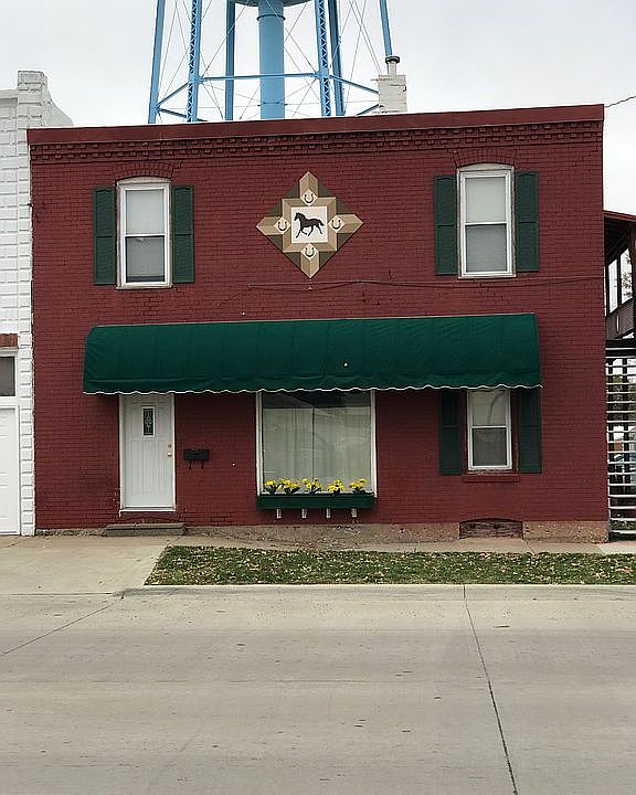 2nd image of 211 E Franklin St