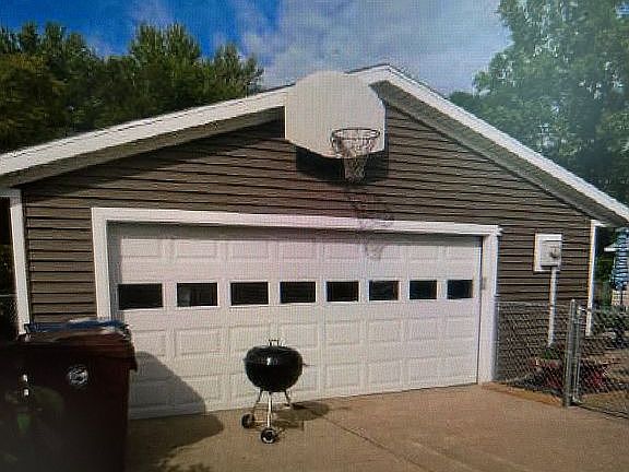 2nd image of 611 Monica Ct