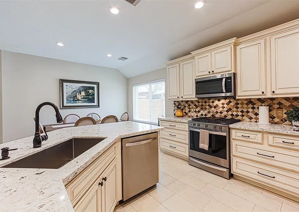 3034 Glenthorpe Ln