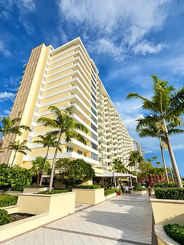 5600 Collins Ave Photo 1
