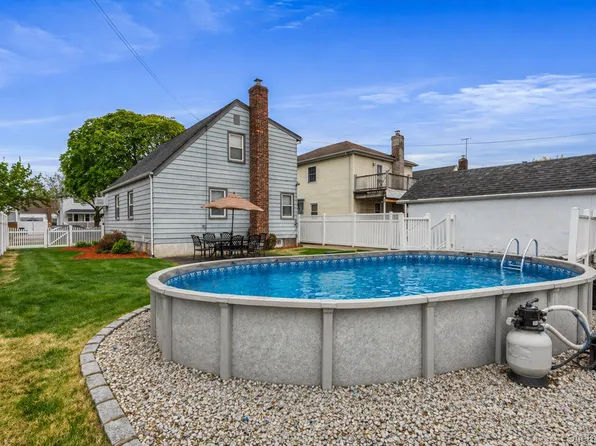 7942 264th Street, Glen Oaks, NY 11004