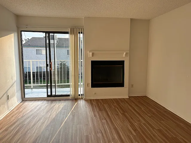 488 E Providencia Ave #K — Photo 2
