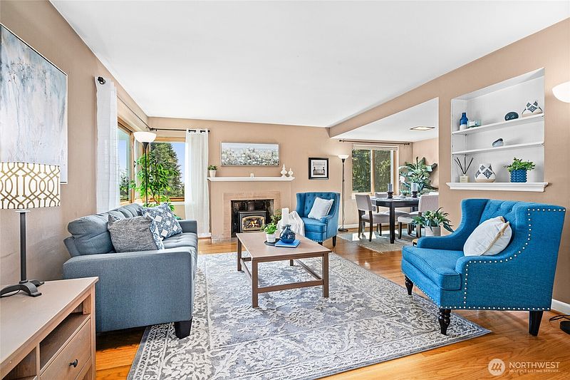 3rd image of 1529 NE 94th Street