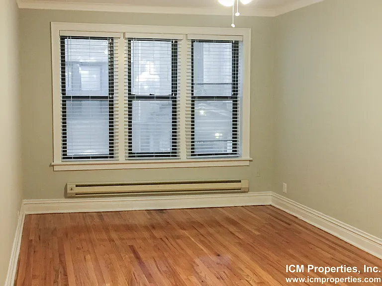 637 W Melrose St #1 — Photo 8