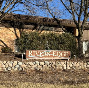 4155 West Rivers Edge CIRCLE UNIT 24, Brown Deer, WI, 53209