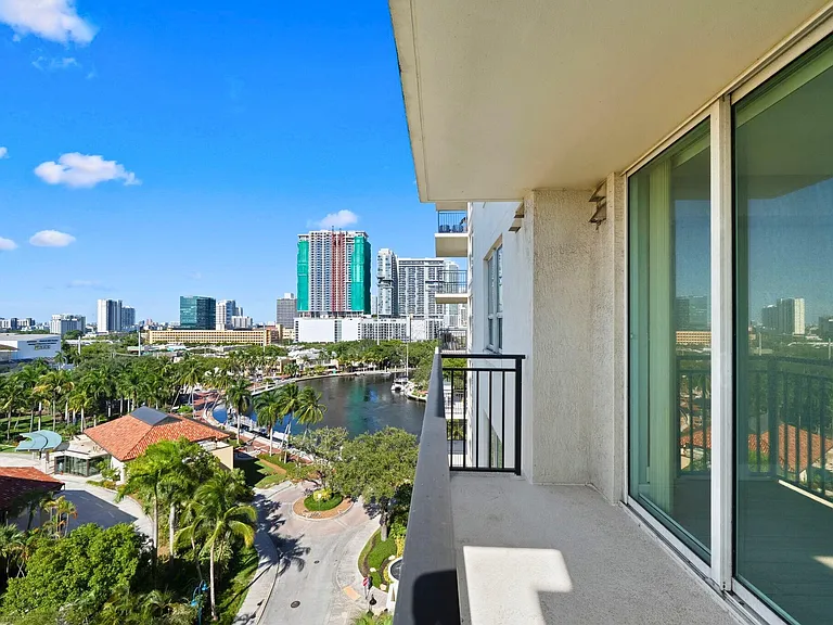610 W Las Olas Blvd #1016N — Photo 15