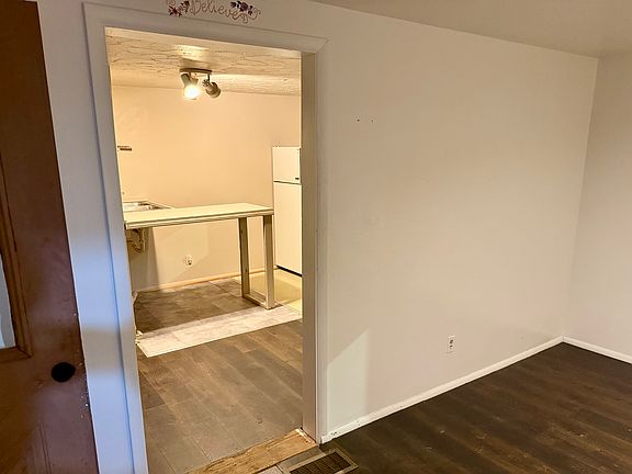 2nd image of 1401 1st St #3