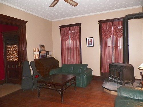 2nd image of 302 Pennsylvania St