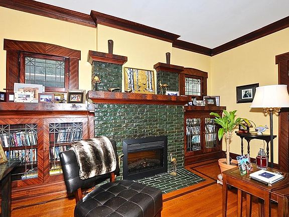 4th image of 3048 E Fall Creek Parkway North Dr