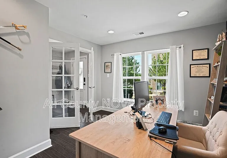 2910 Pinebrook Rd — Photo 5
