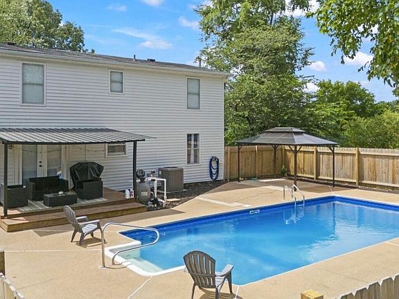4th image of 5043 Glen Oaks Trl NE