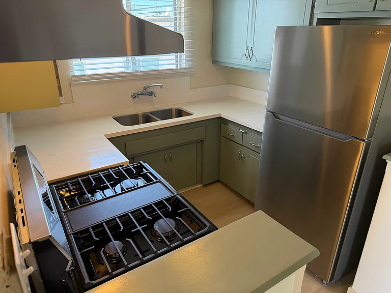 1329 Federal Ave #8 — Photo 10