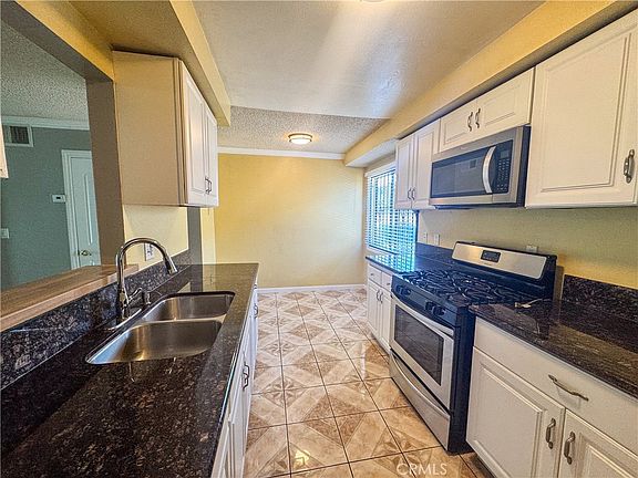 3rd image of 9019 Cedros Ave APT 12