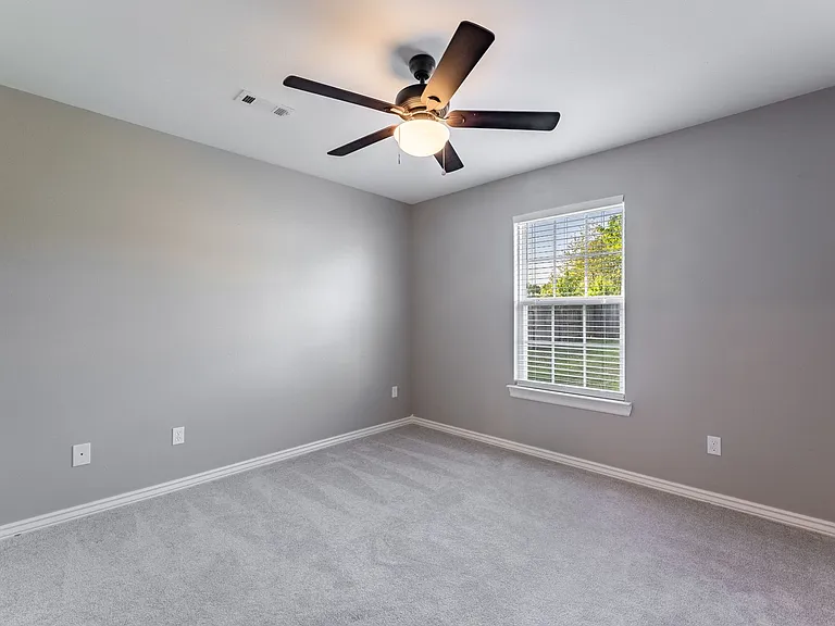 740 Dogwood St — Photo 10