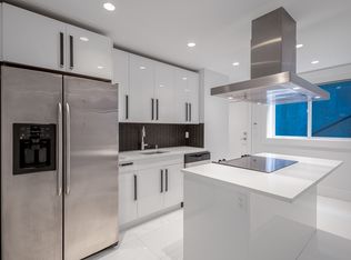 851 Whitchurch St, North Vancouver, BC V7L 2A5