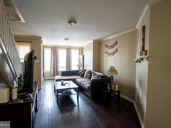 2nd image of 5935 Kemble Ave