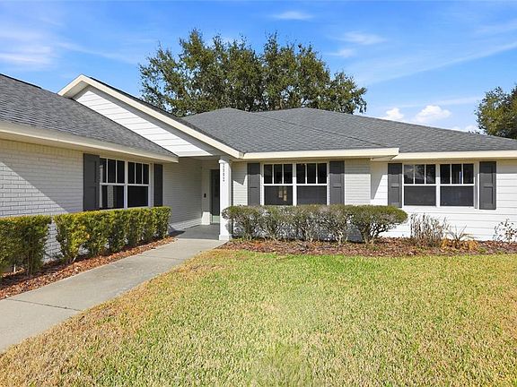 3rd image of 2992 Oaks Bnd