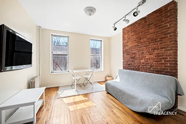 Rented by The Agency | media 1