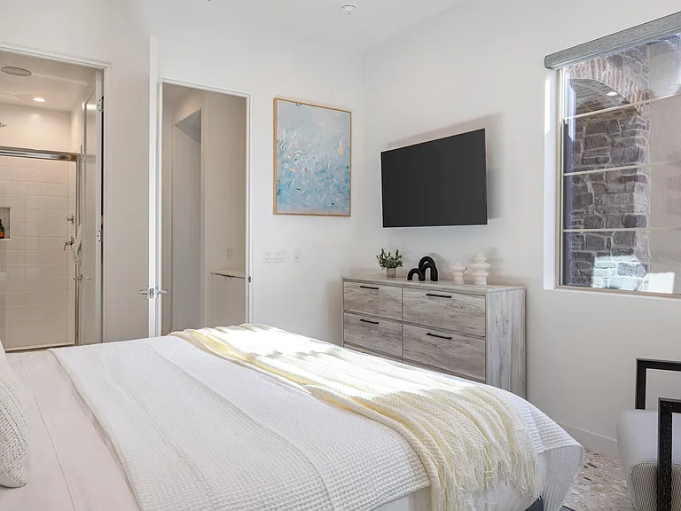 Master Suite 1