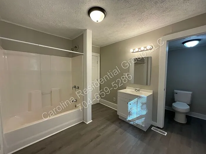 1034 Ridge Ave — Photo 8